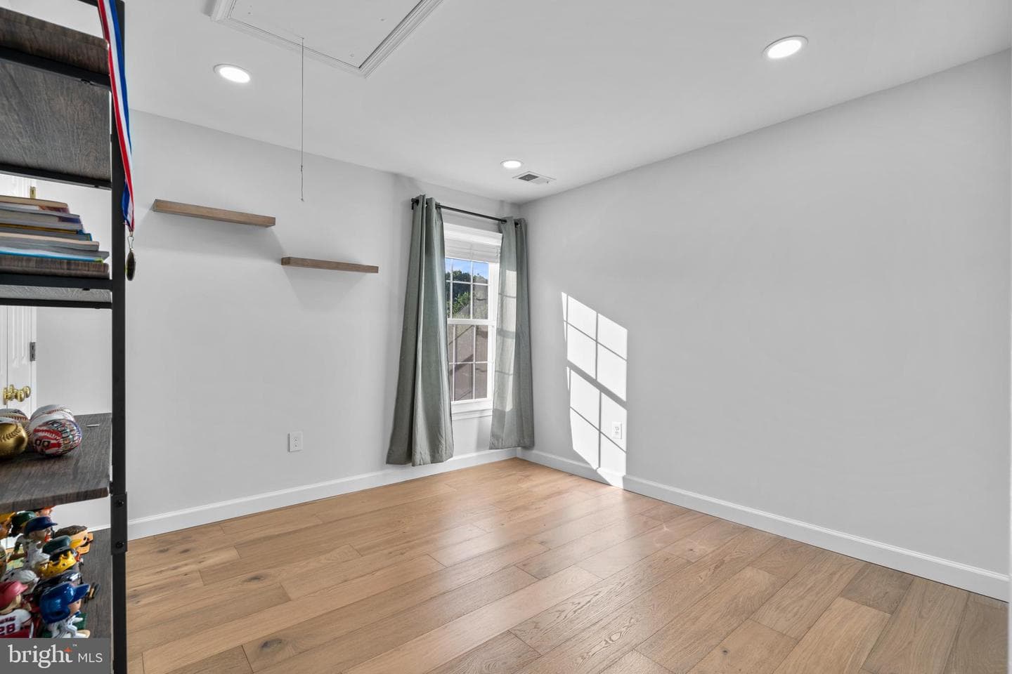 4689 Brentwall Court photo 24
