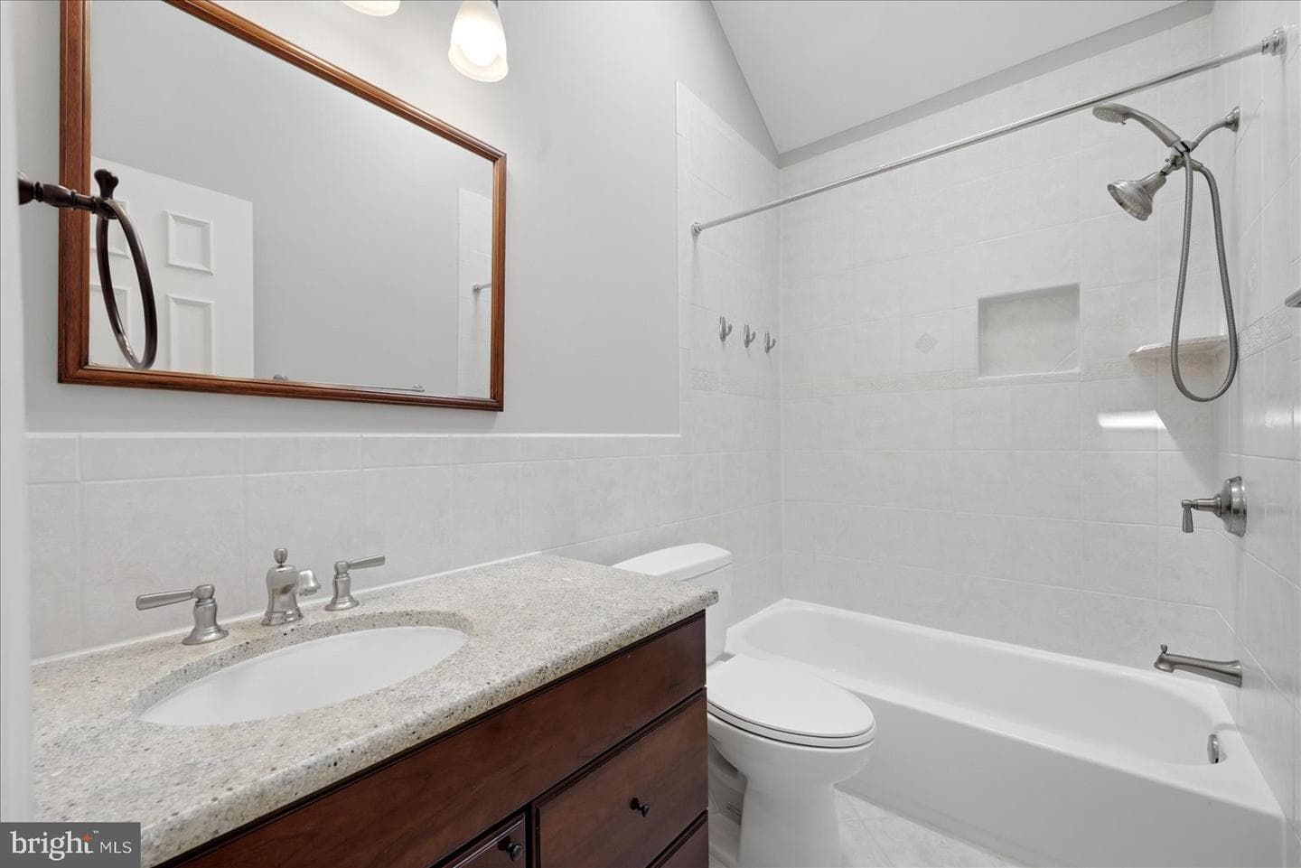 6050 Heatherwood Drive photo 10