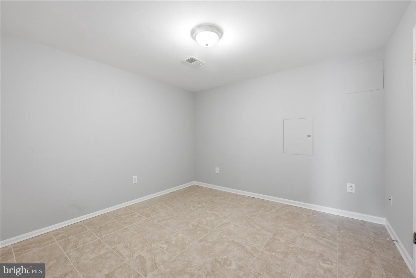 6050 Heatherwood Drive photo 18