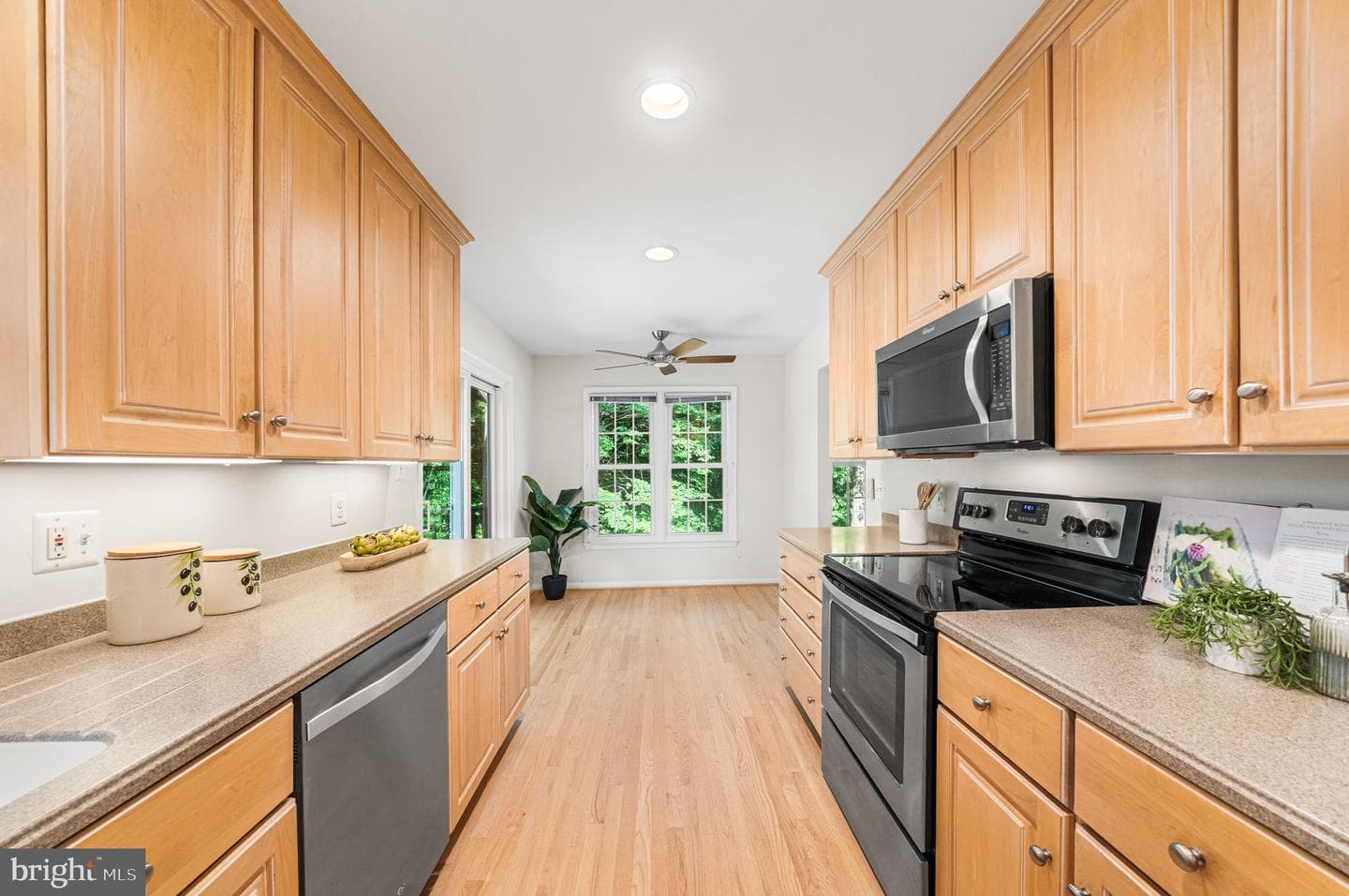 7913 Pebble Brook Court photo 15