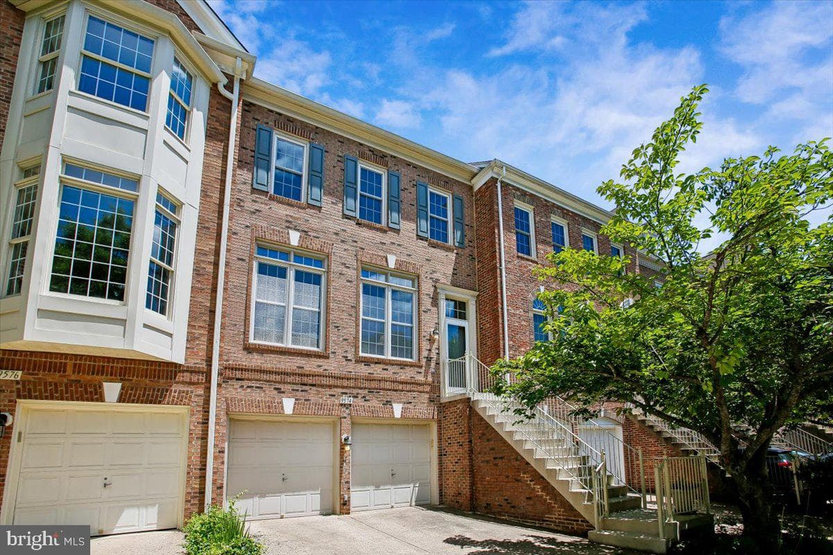 9574 Lagersfield Circle