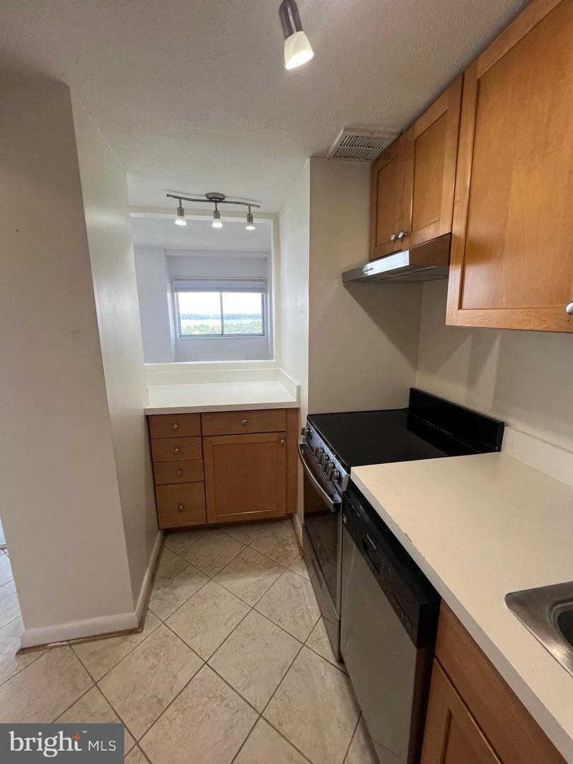 2059 Huntington Avenue #1601 photo 9