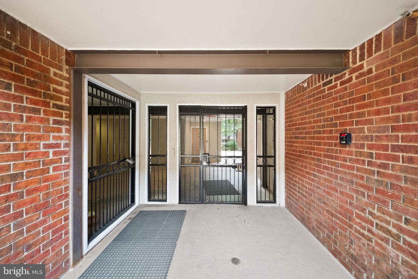 1504 Lincoln Way #323 photo 34