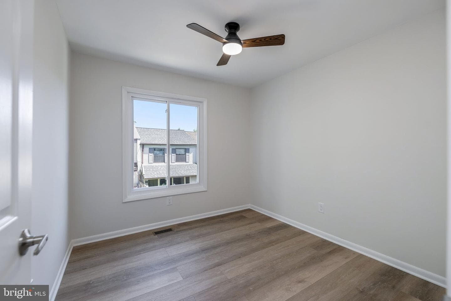 2124 Mager Drive photo 21