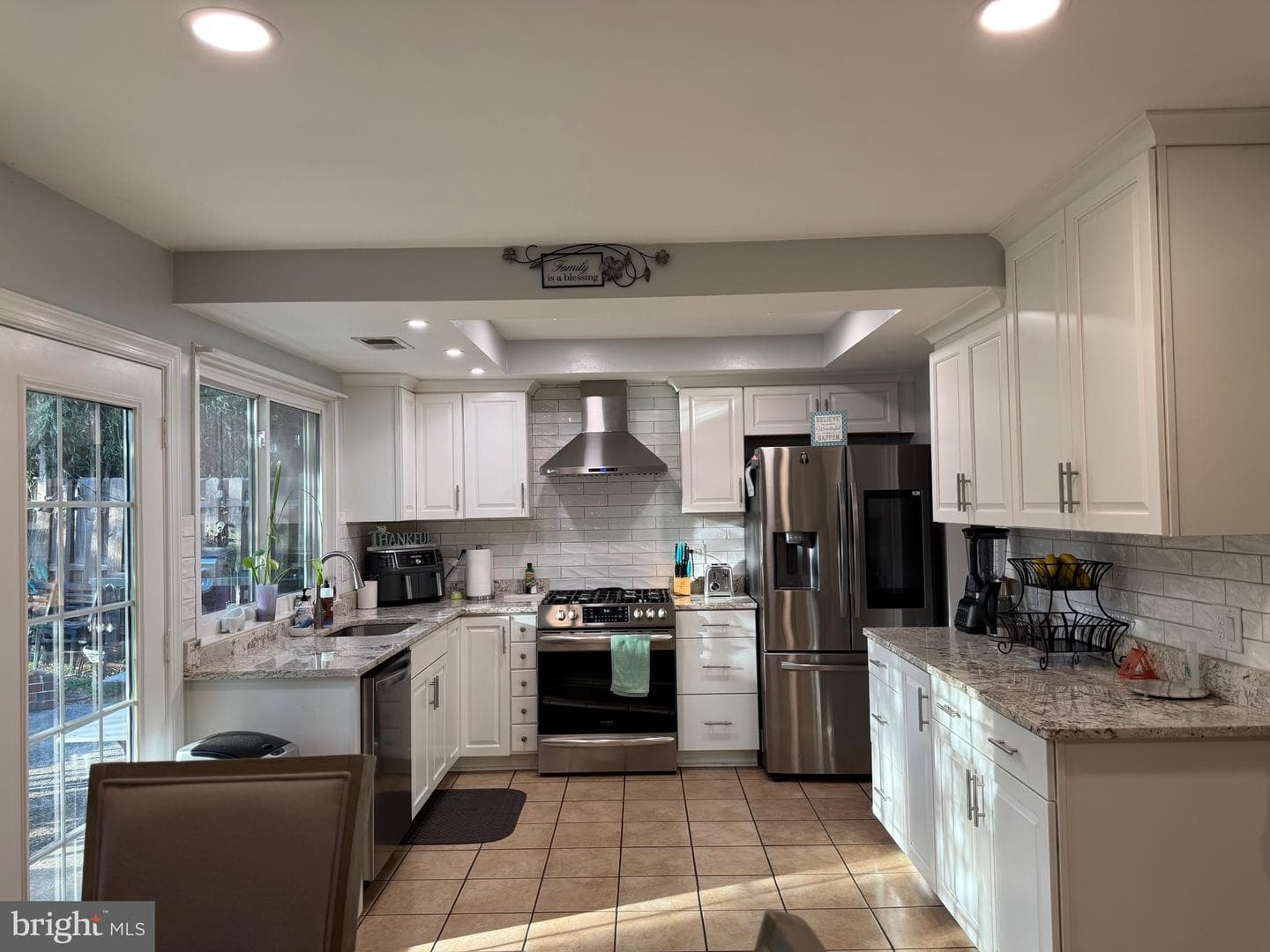 6820 Vantage Dr photo 8