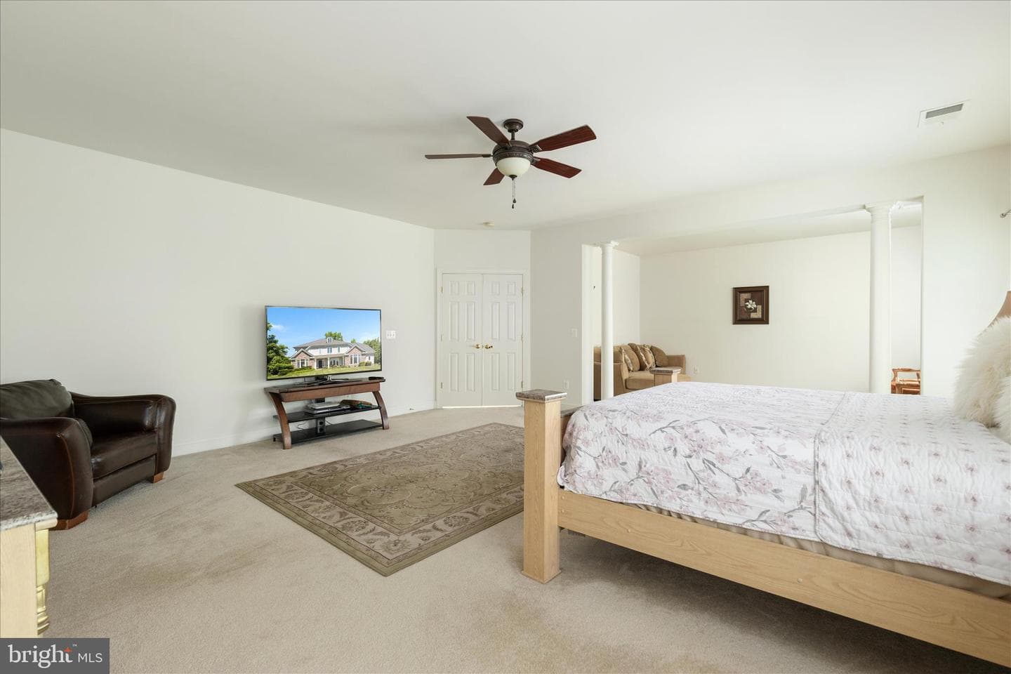 8906 Laurel Overlook Drive photo 24