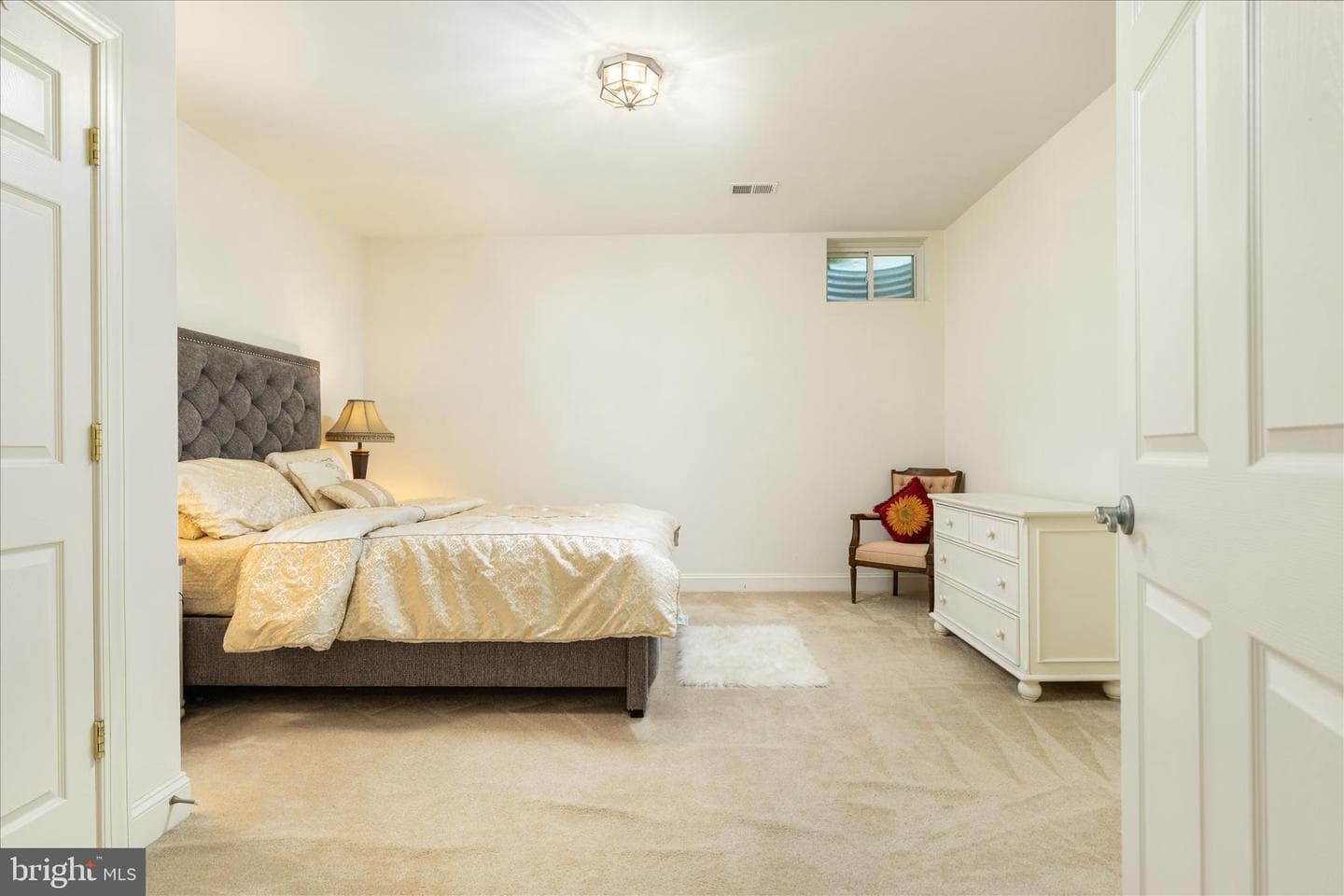 8906 Laurel Overlook Drive photo 35