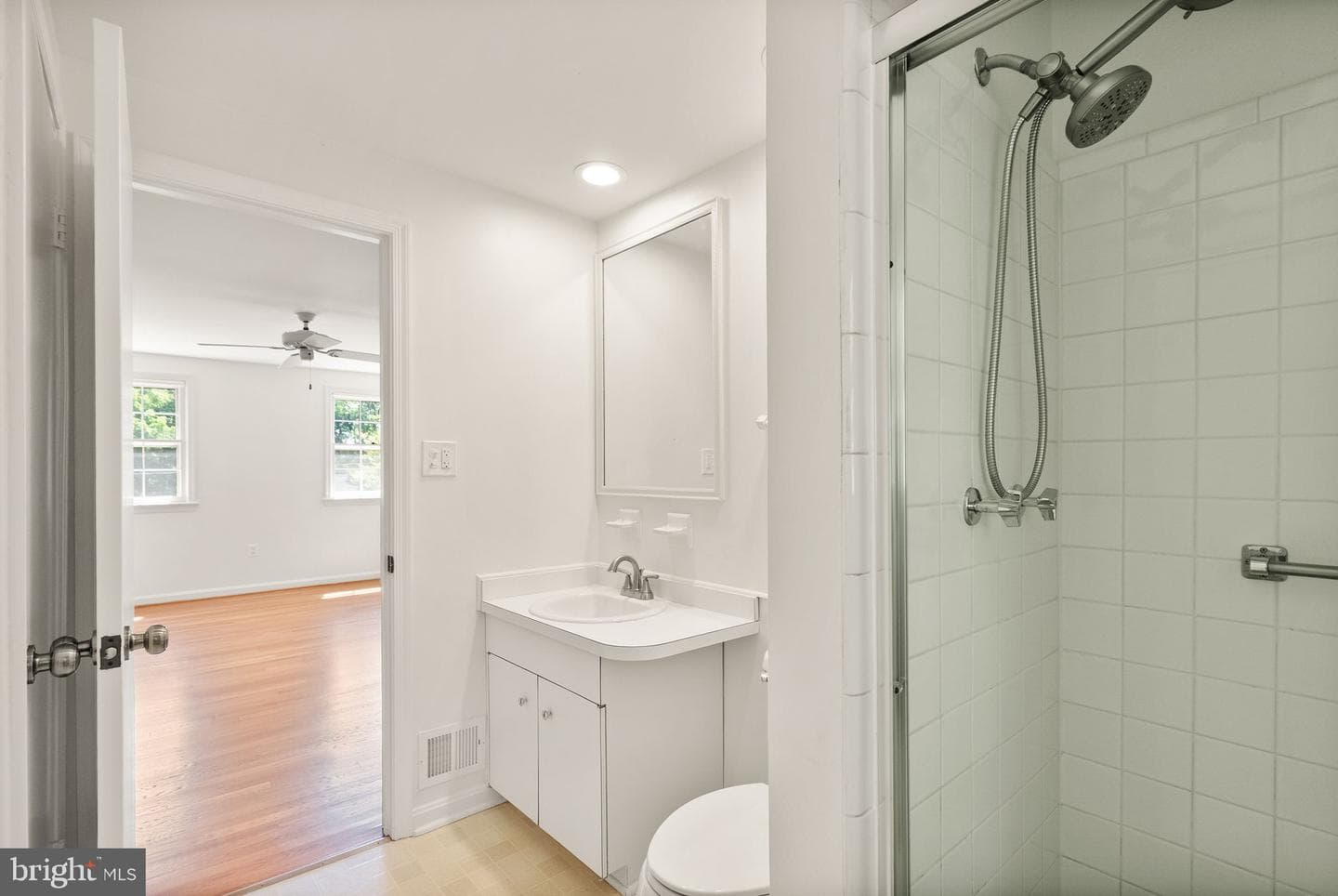 4018 Robertson Boulevard photo 36