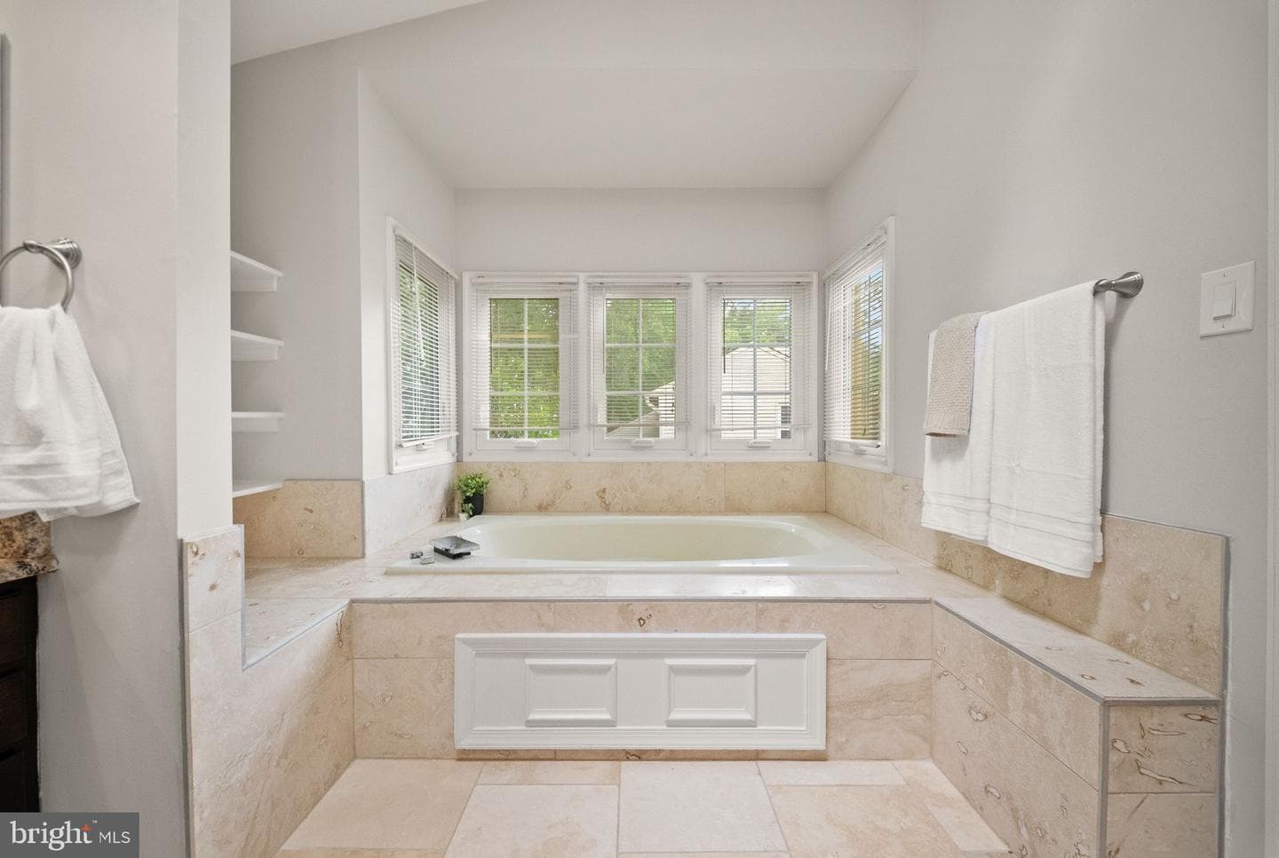 8722 Foxhall Terrace photo 33