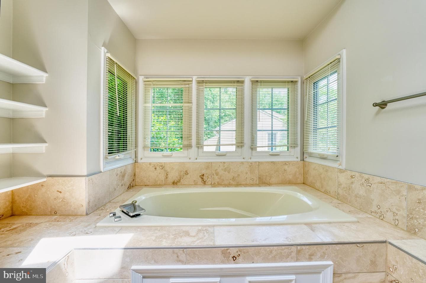 8722 Foxhall Terrace photo 35