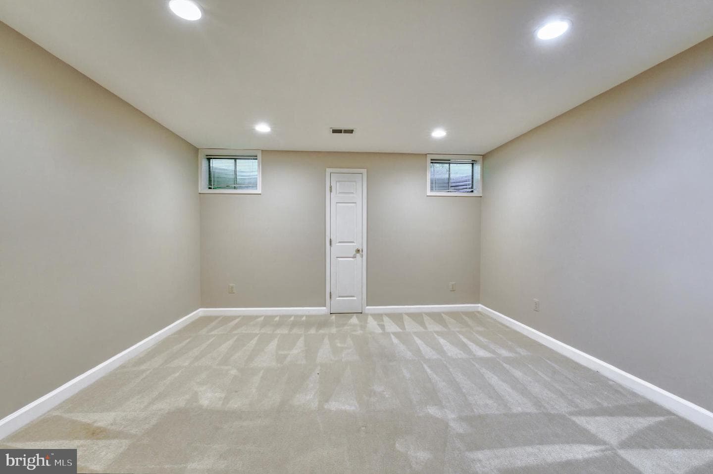 8722 Foxhall Terrace photo 45