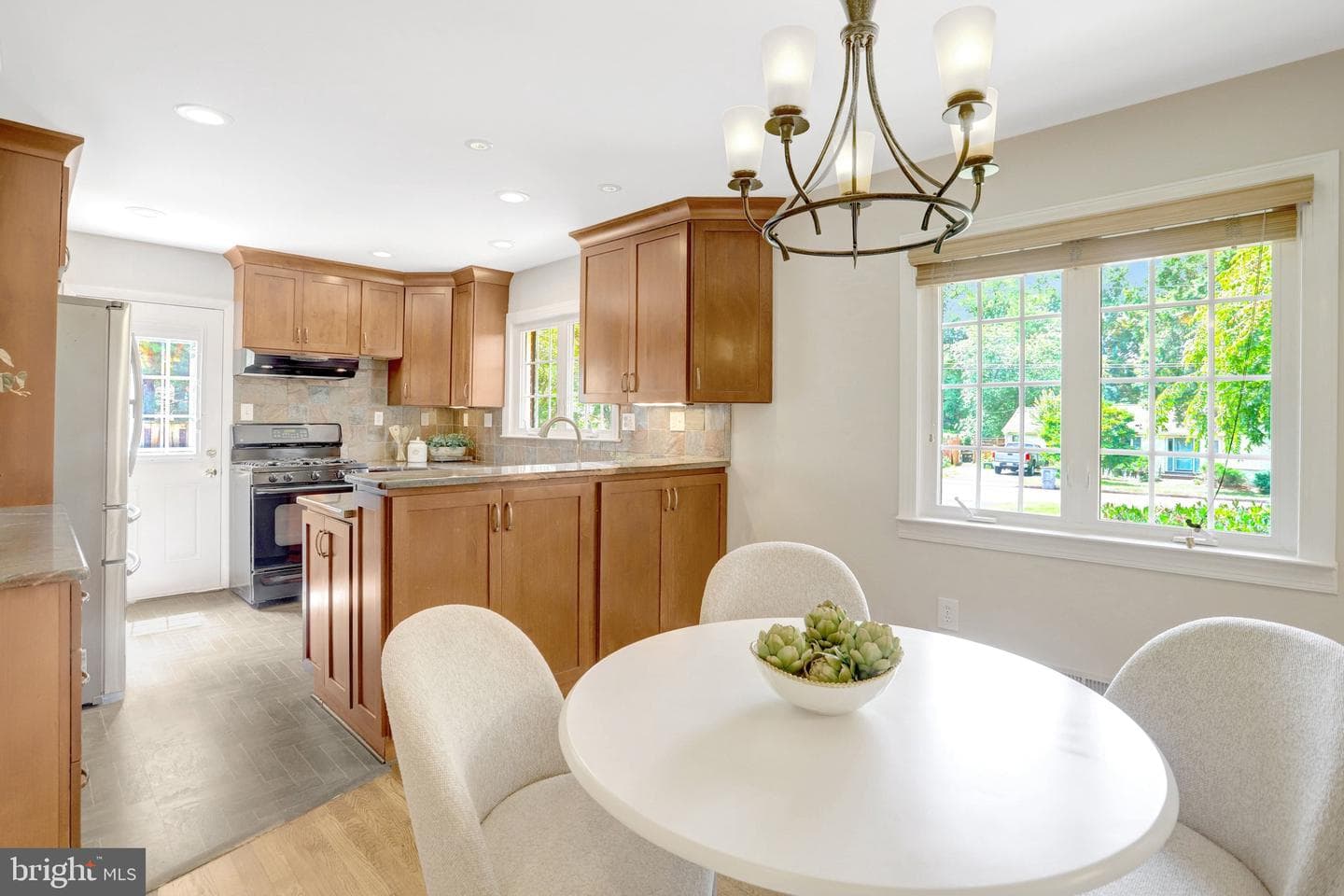 2106 Basset Street photo 13