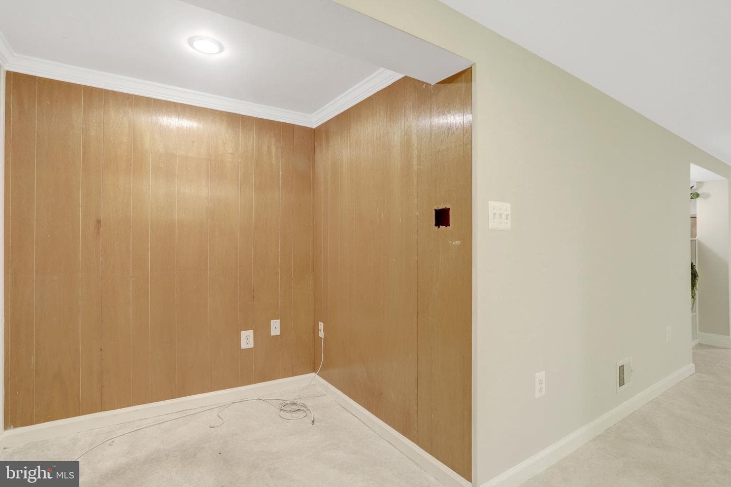 2106 Basset Street photo 32