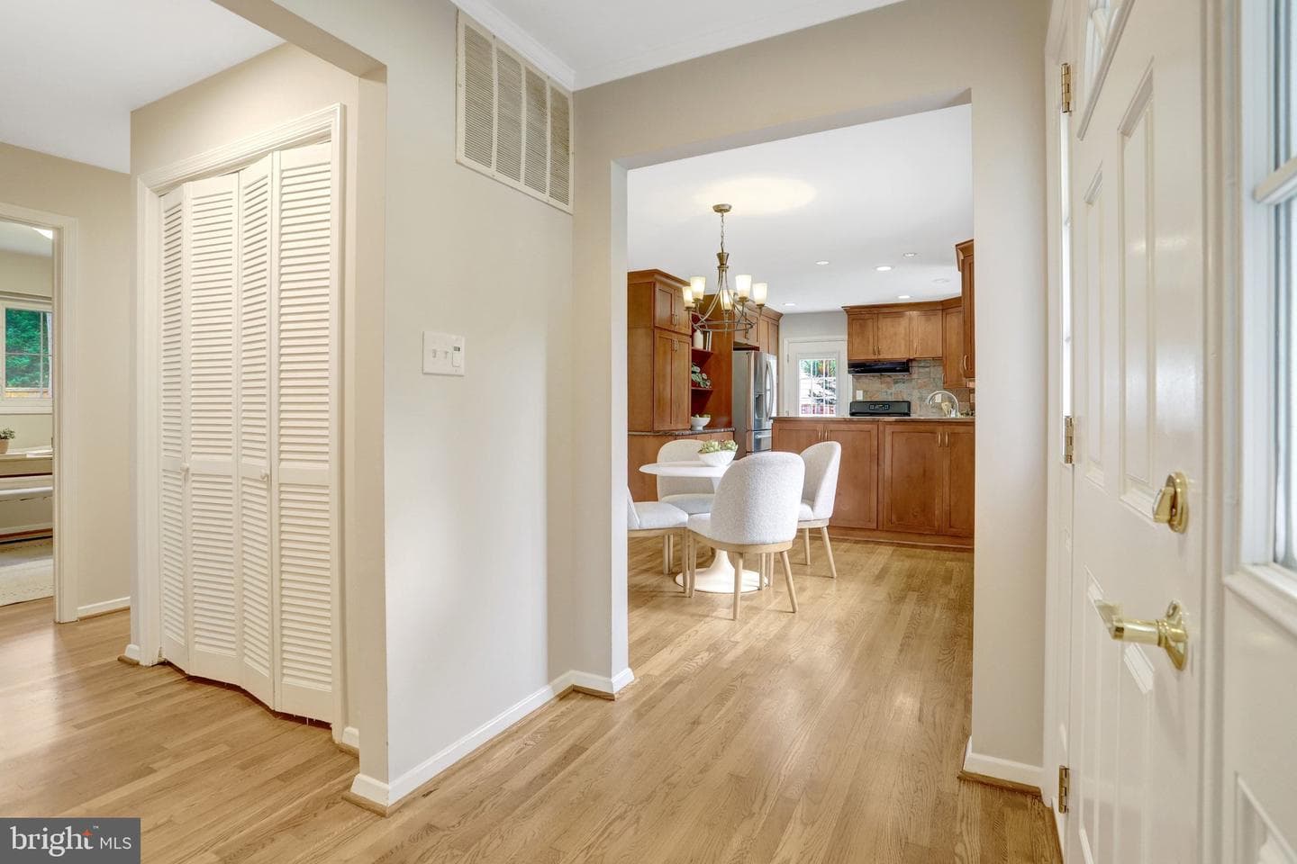2106 Basset Street photo 8