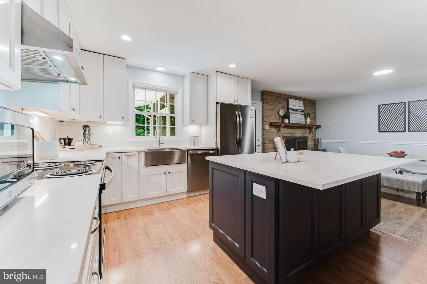 4704 Sandra Lane photo 5