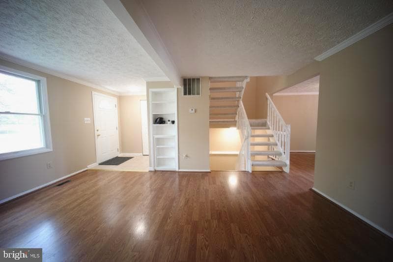 5935 Spruce Run Court photo 3