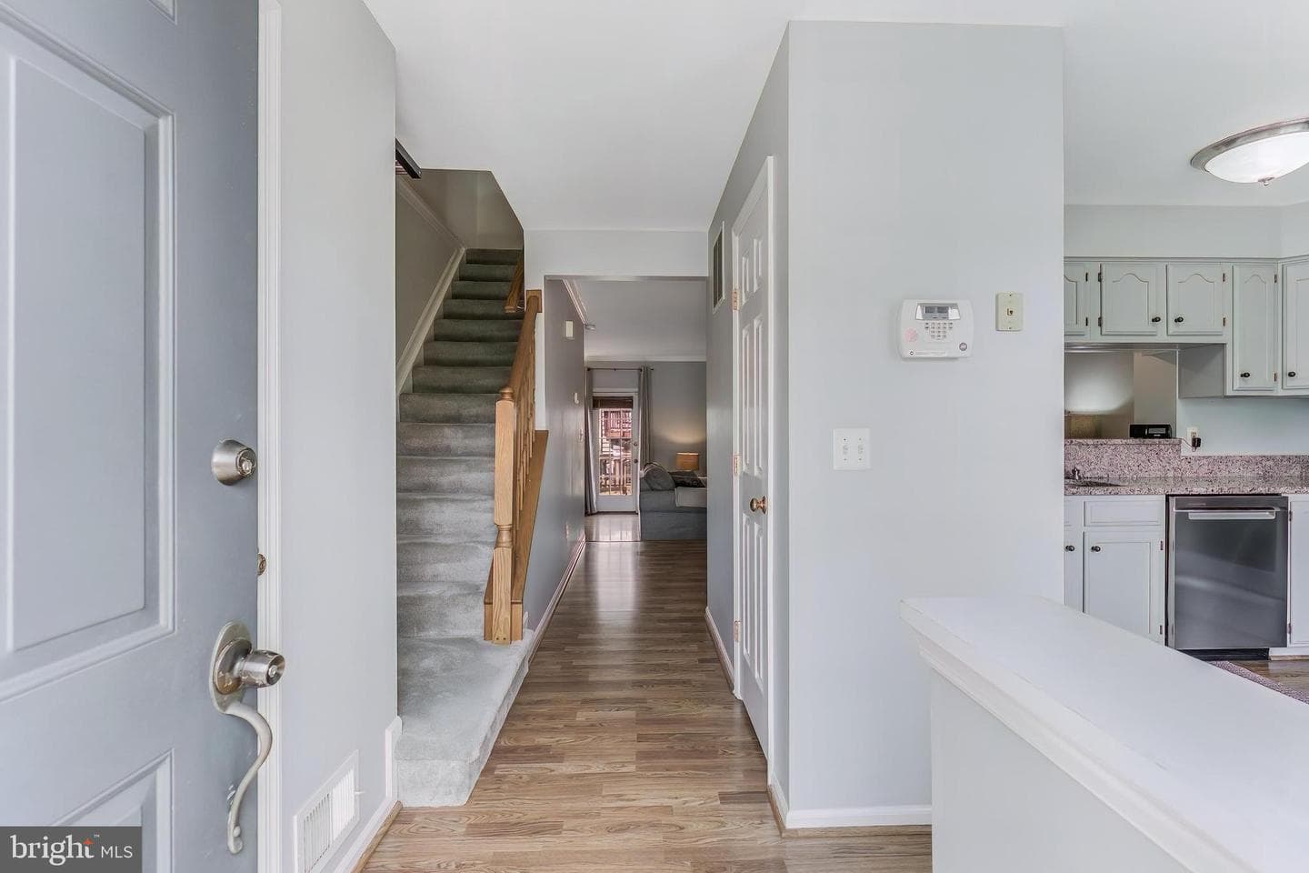 6033 Kestner Circle photo 4