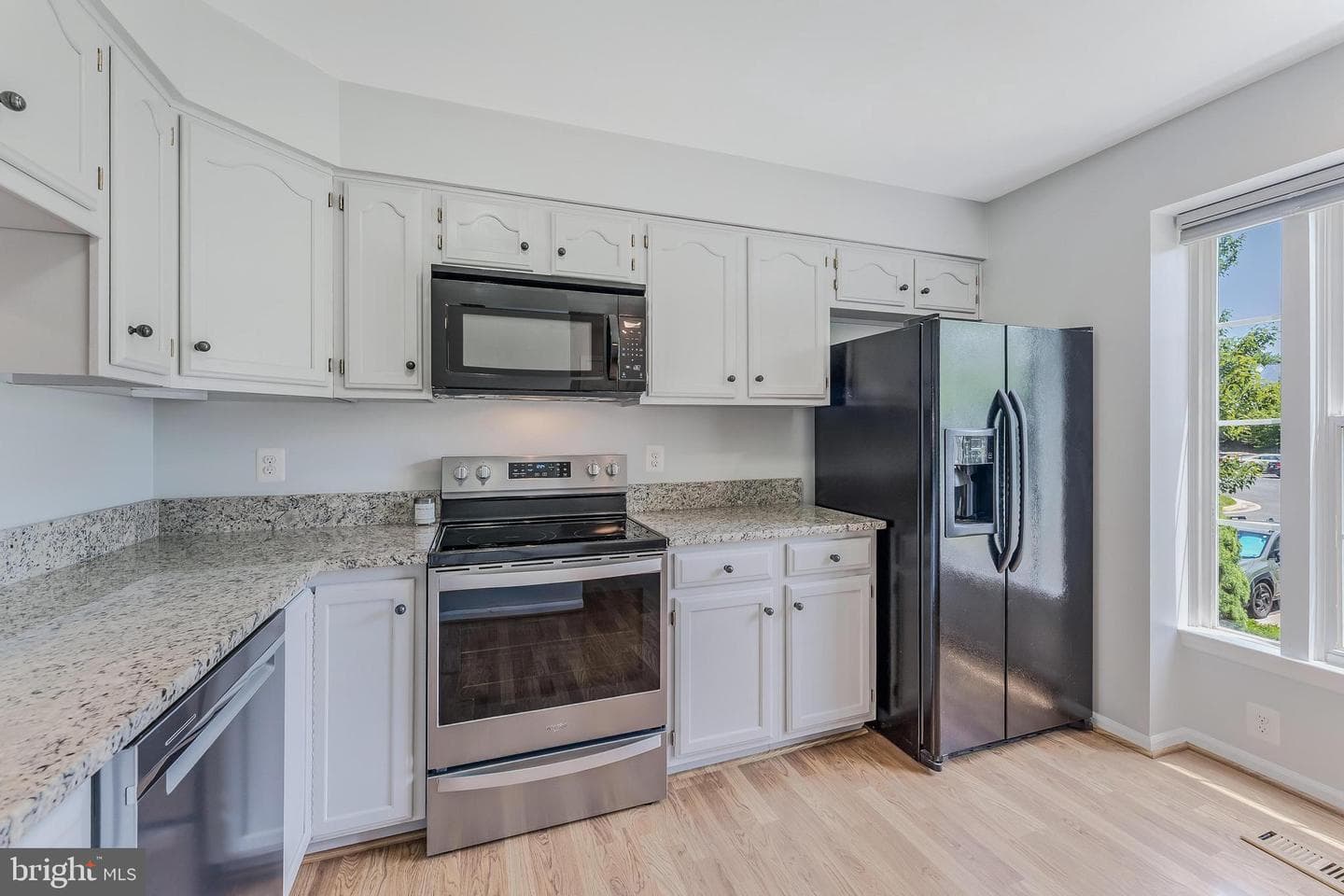 6033 Kestner Circle photo 6
