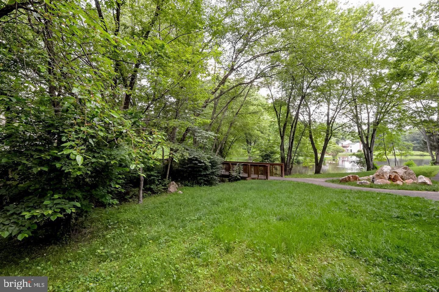 6030 Burnside Landing Drive photo 32