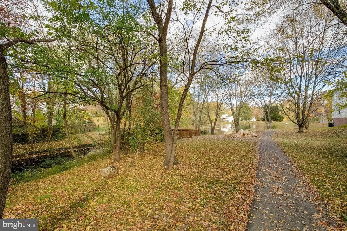 6030 Burnside Landing Drive photo 33