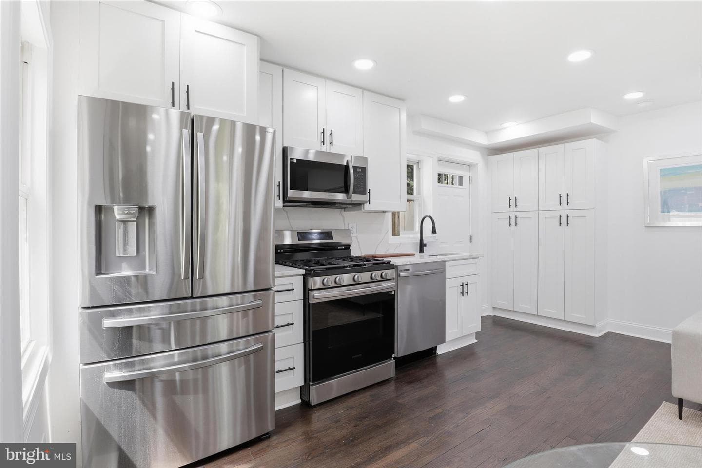 2215 Farrington Ave photo 9