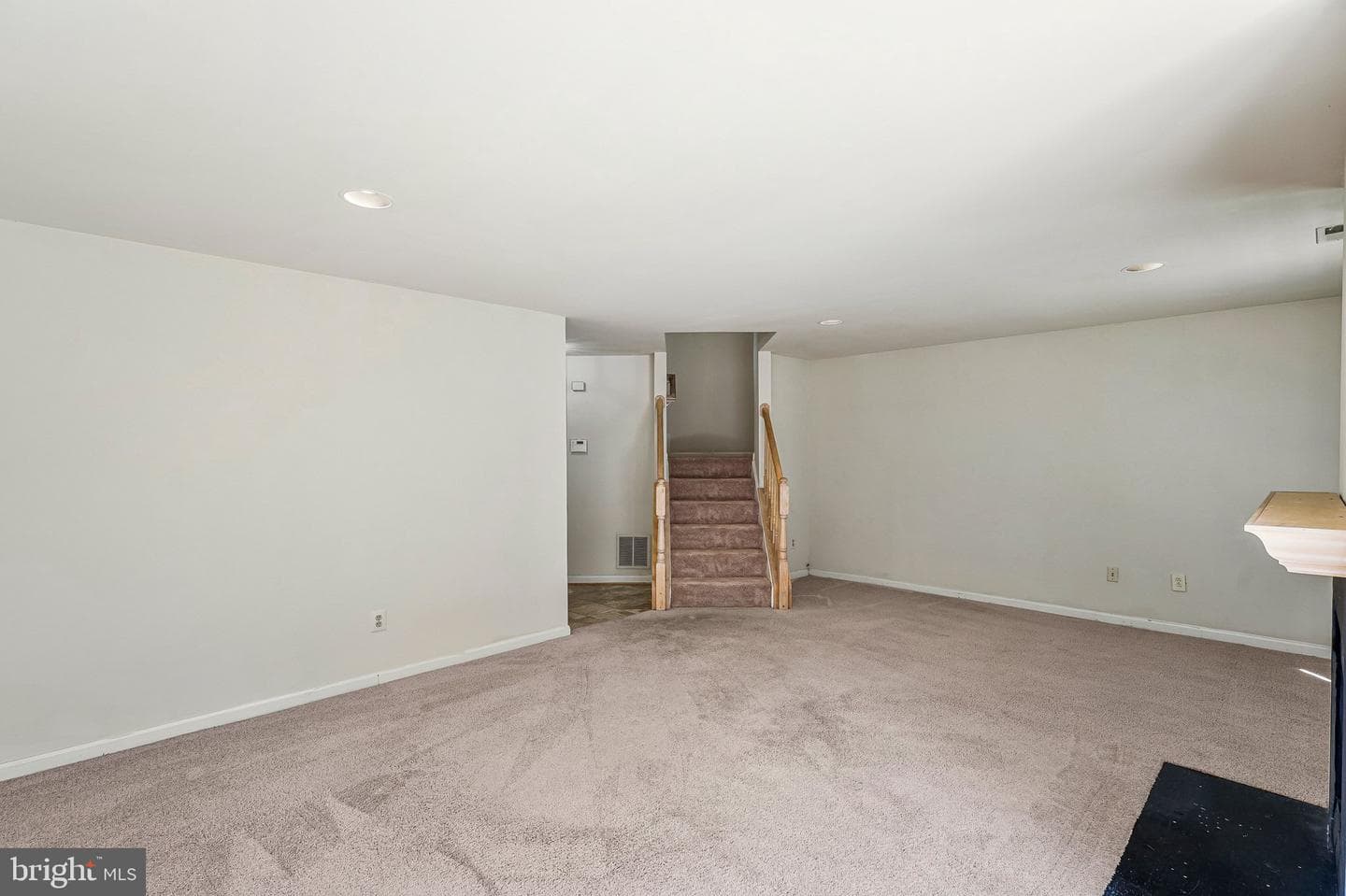 7059 Kings Manor Drive photo 25