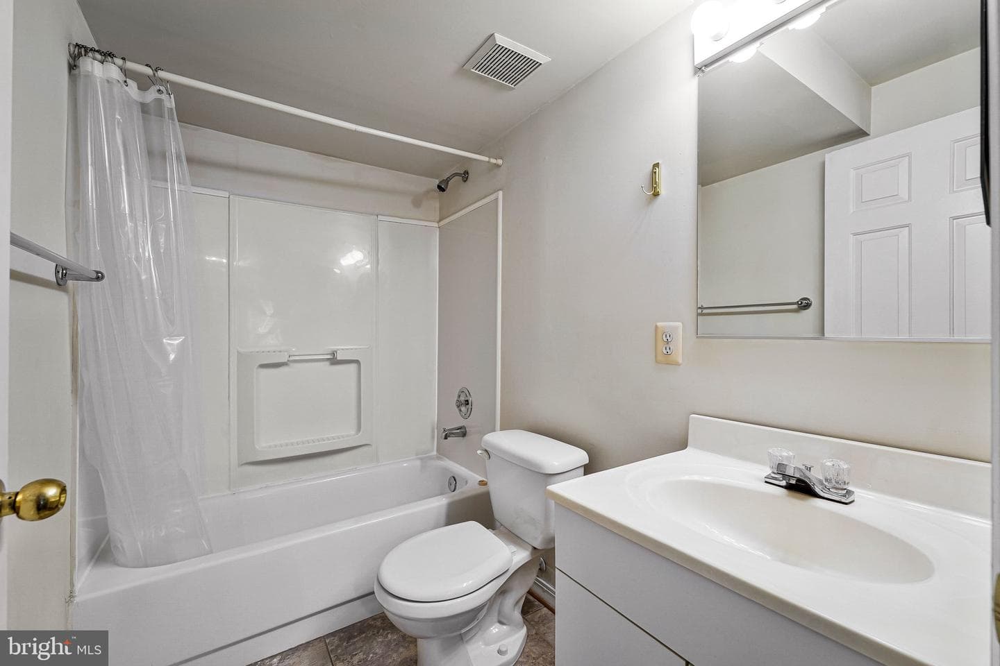 7059 Kings Manor Drive photo 26