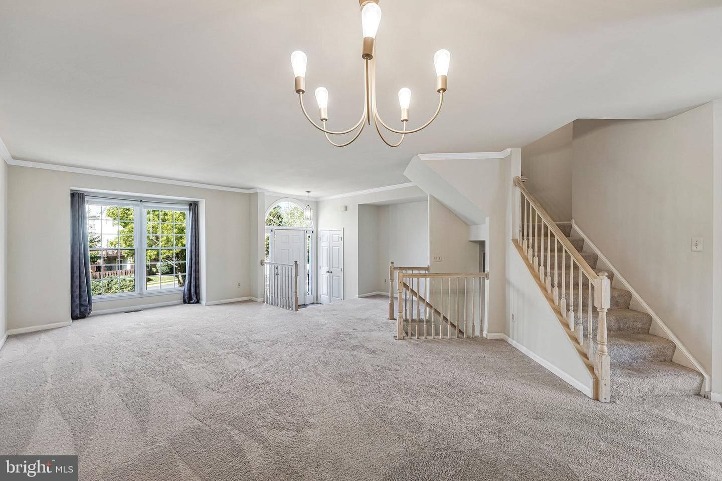 7059 Kings Manor Drive photo 3