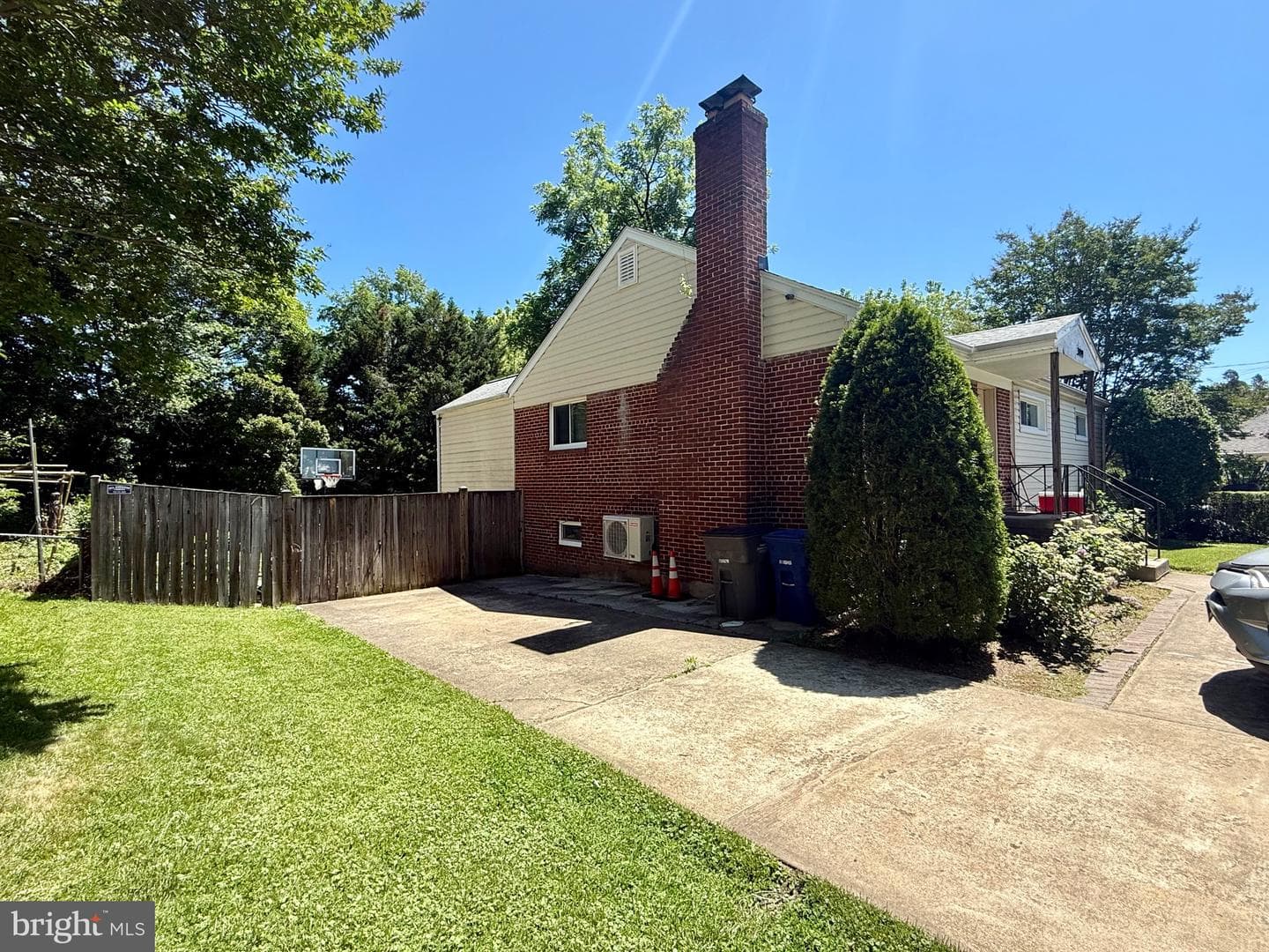 3919 Gallows Road photo 3