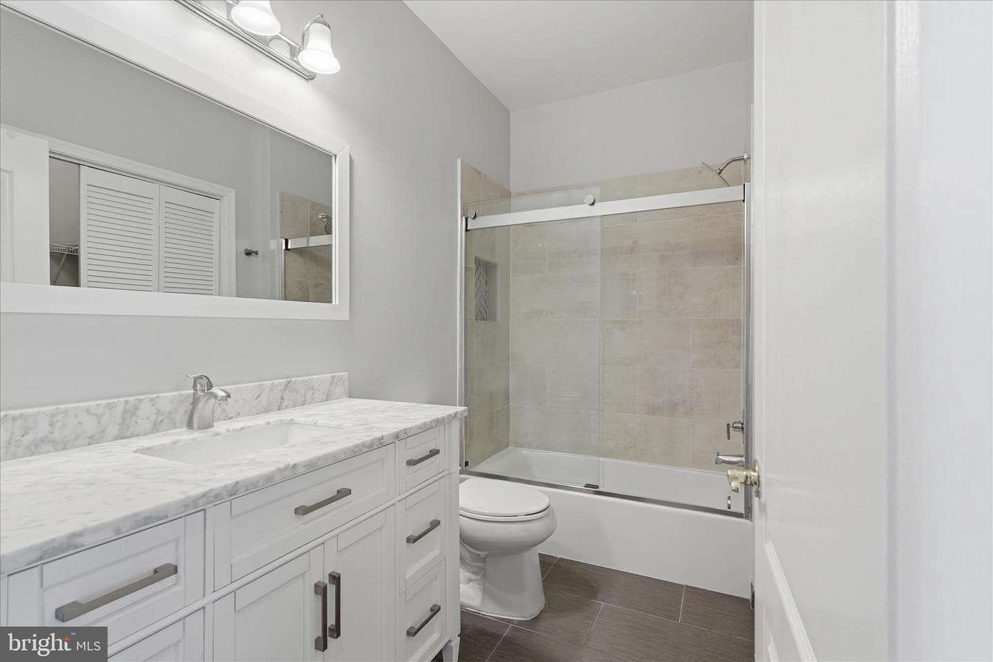 4677 Carisbrooke Lane photo 24