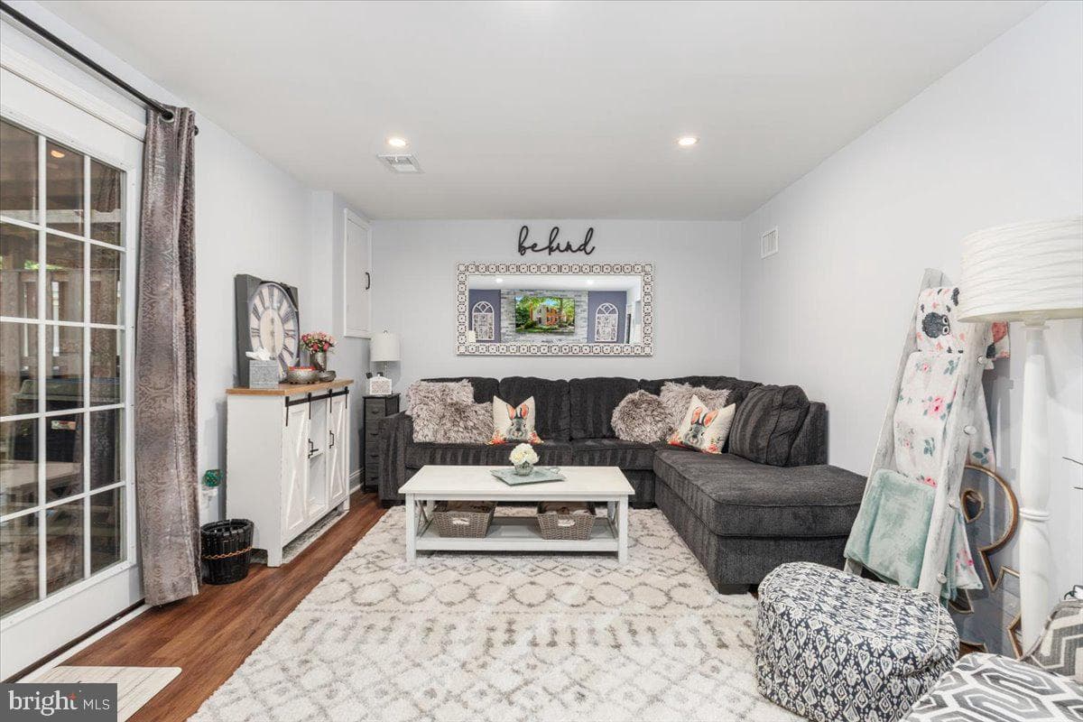 5201 Lonsdale Drive photo 26