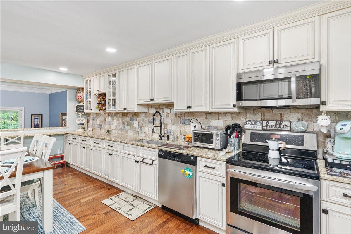 5201 Lonsdale Drive photo 9