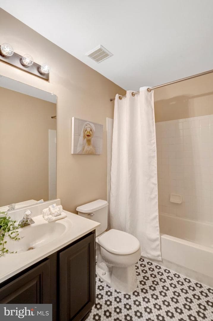 7706 Shadowcreek Terrace photo 23