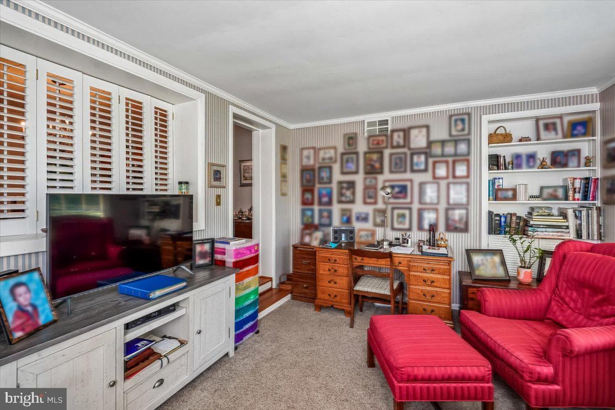 5515 Bradley Boulevard photo 17