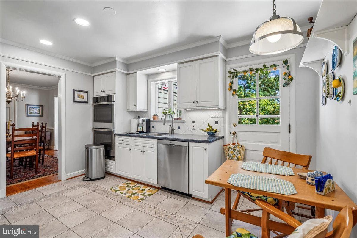 5515 Bradley Boulevard photo 20