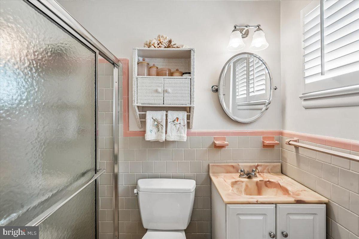 5515 Bradley Boulevard photo 26