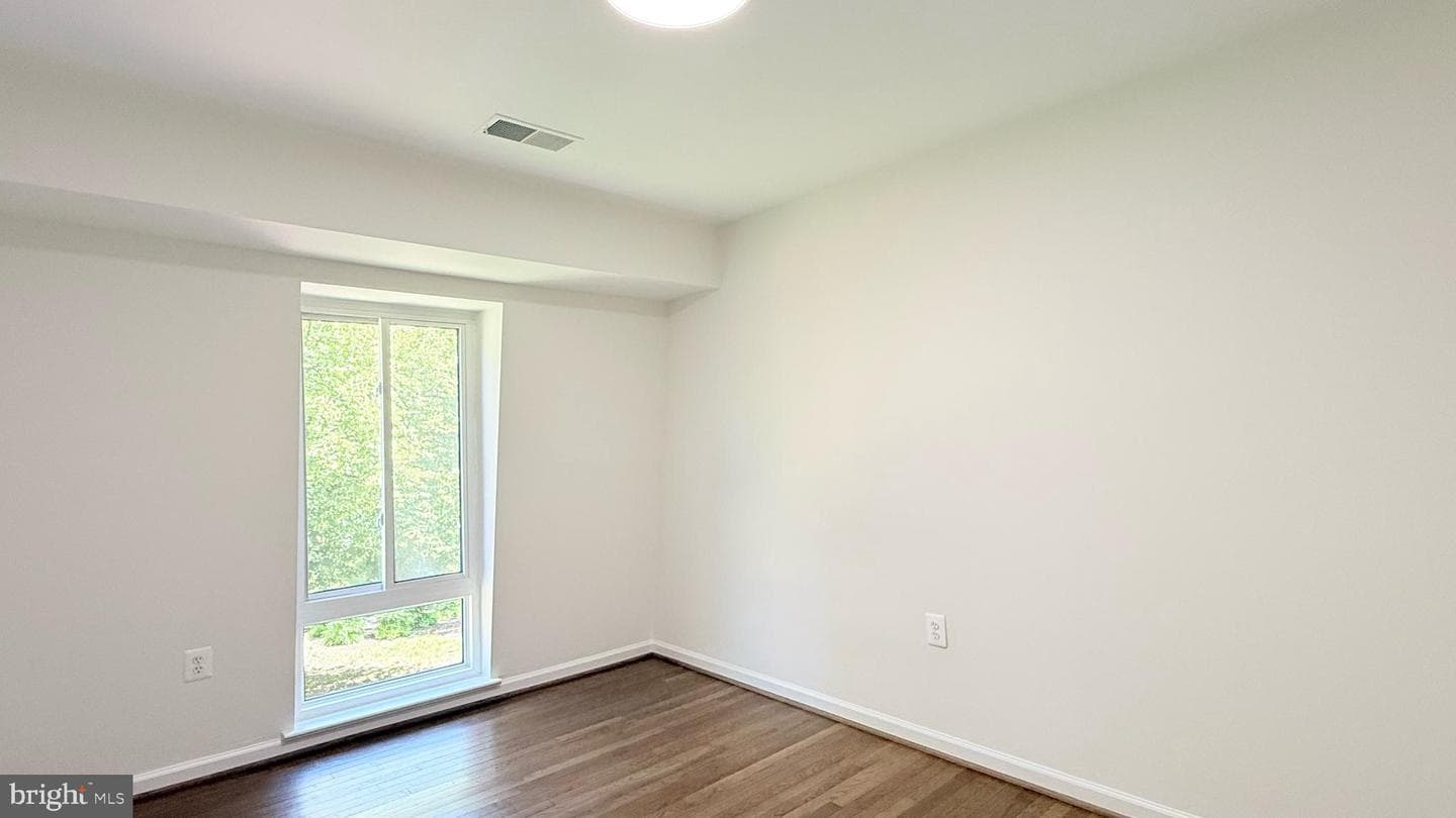 4933 Oriskany Drive photo 20