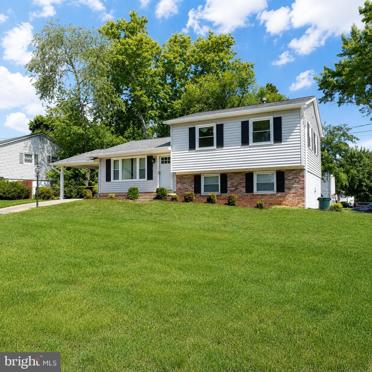 6119 Marilyn Drive photo 3