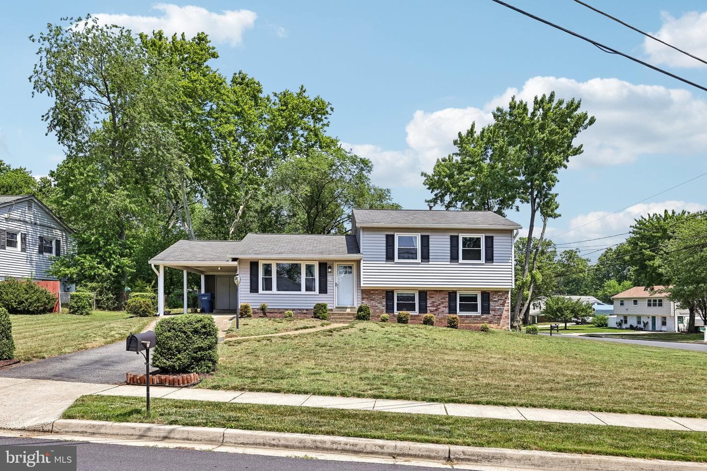 6119 Marilyn Drive photo 4