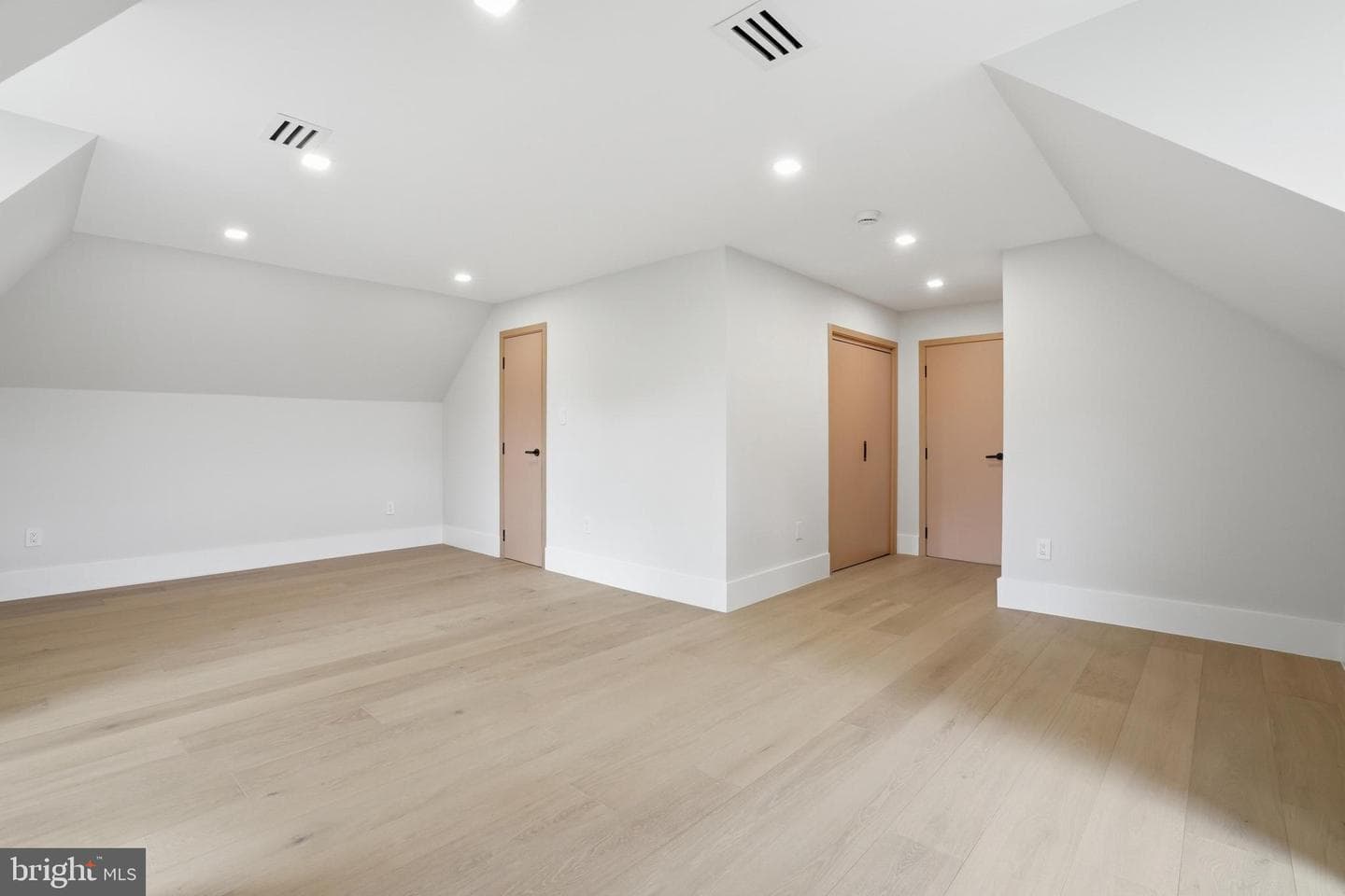 1124 Savile Lane photo 104