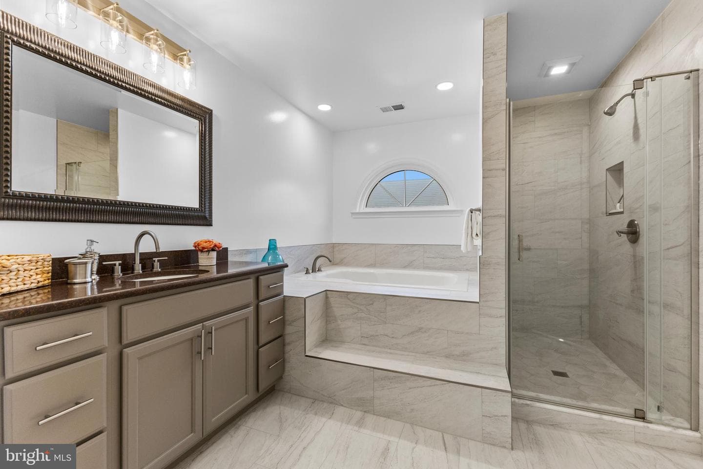 6308 Chaucer View Circle photo 22