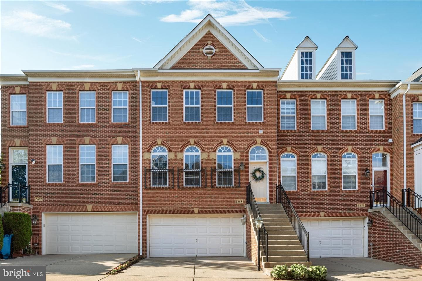 5669 Faircloth Court photo 4