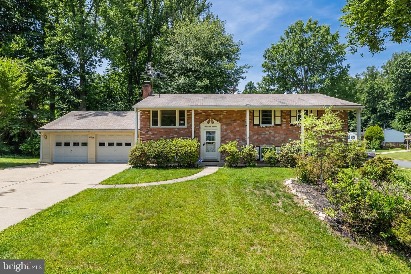 6914 Hadlow Drive, Springfield