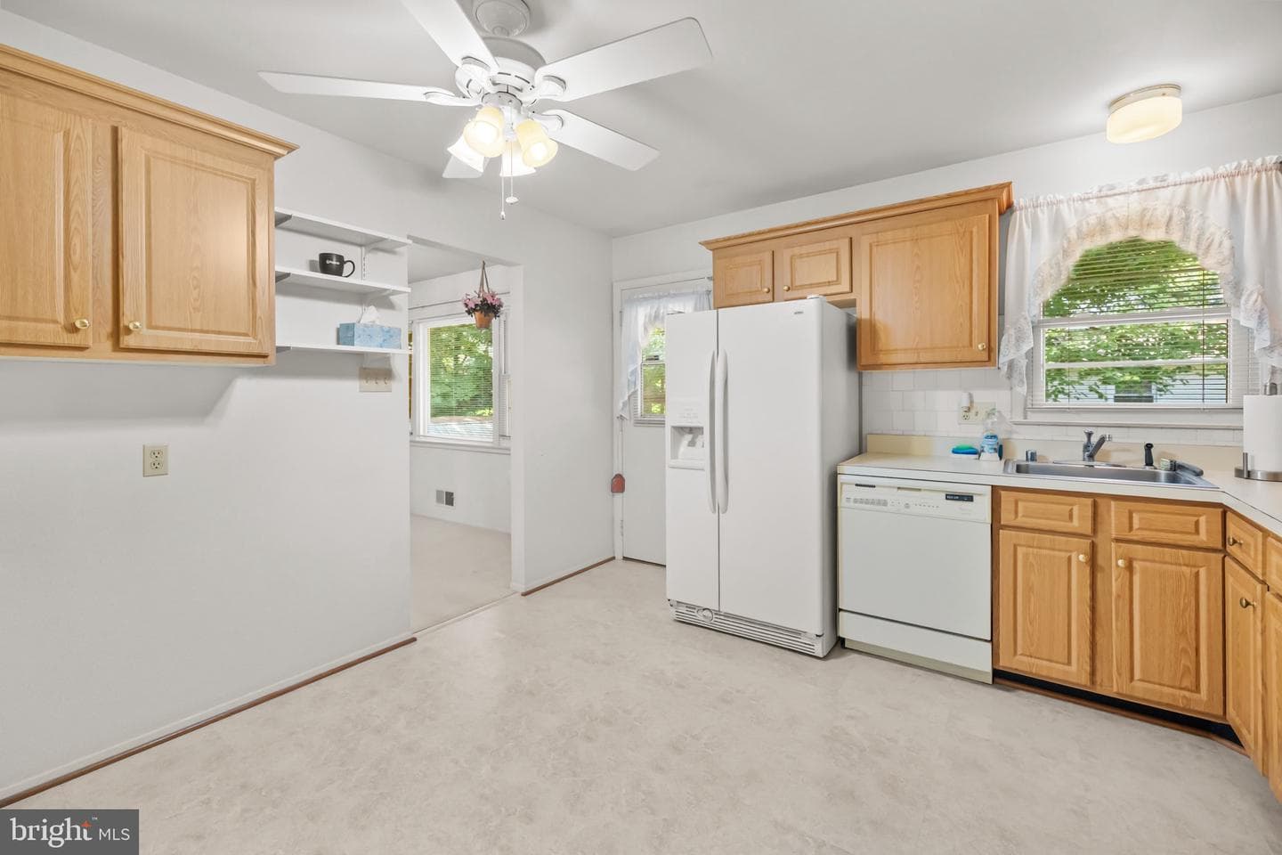 6914 Hadlow Drive photo 12