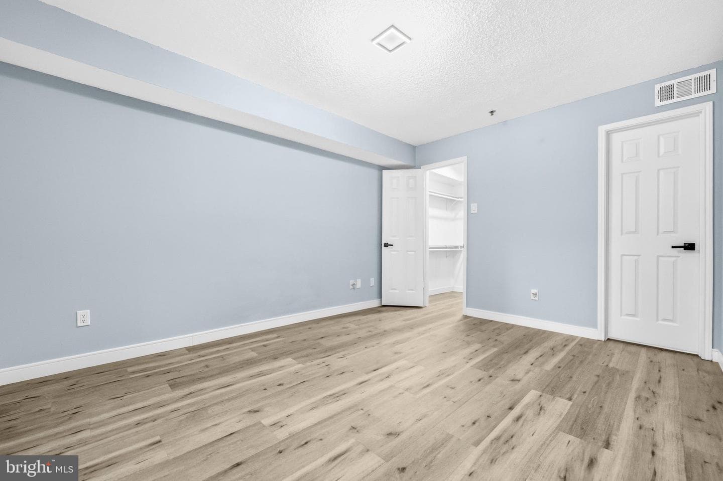 1524 Lincoln Way #107 photo 8