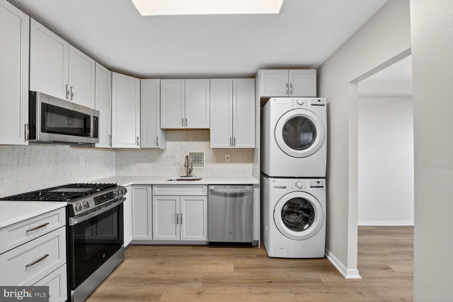 3705 S George Mason Drive #710s photo 4