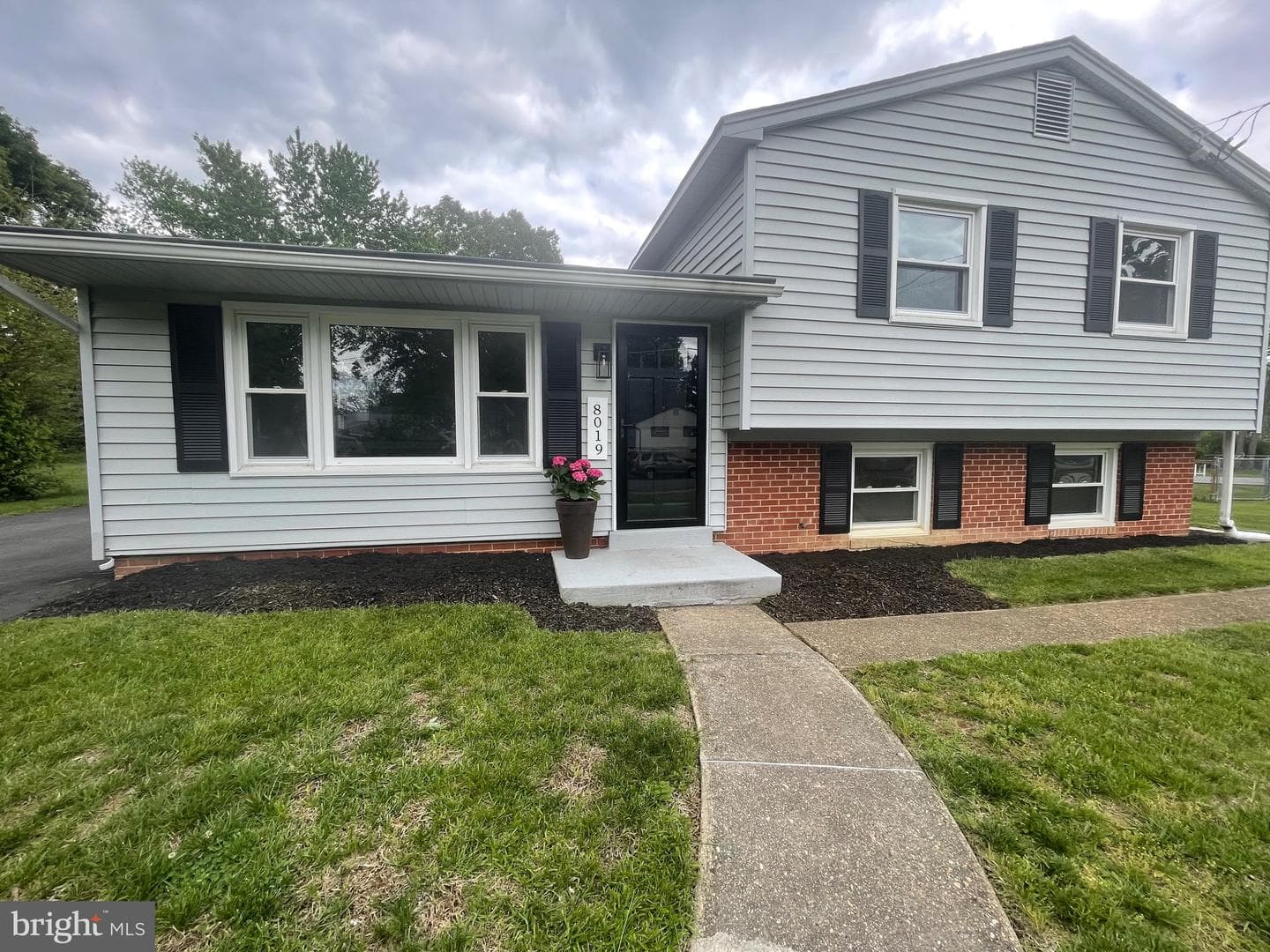 8019 Beckner Court photo 3