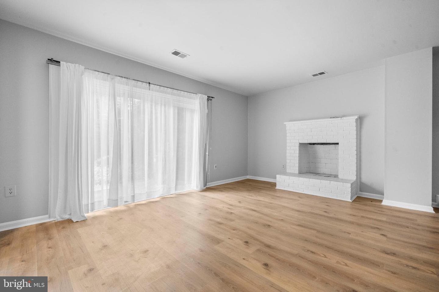 3824 Persimmon Cir photo 12