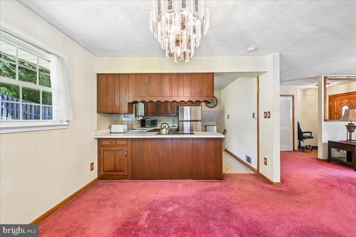 5643 Inverchapel Road photo 20