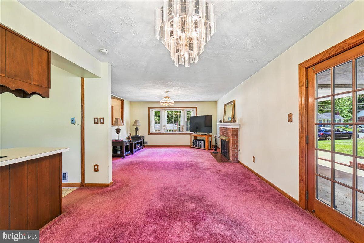 5643 Inverchapel Road photo 22